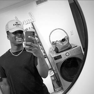 Meet your Posher, Eli